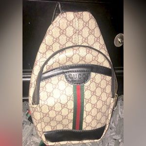 AUTHENTIC Gucci Sling/Chest Bag🪙🌎💼